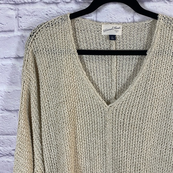 Universal Thread Beige Oversized Knit V-Neck Sweater - Size XL - Picture 2 of 8